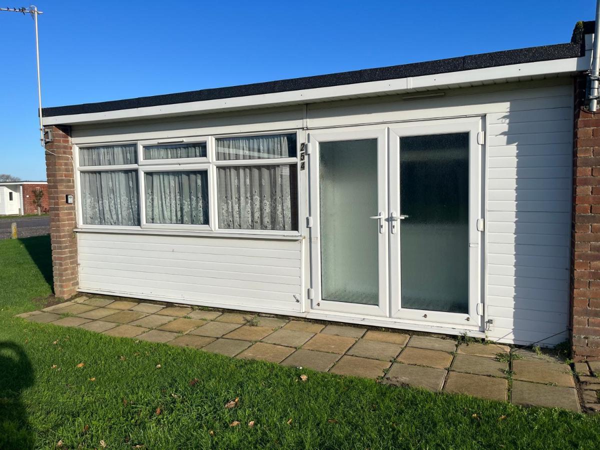 Macs Shack, California Sands, Scratby - Two Bed Chalet, Sleeps 5, Pet Friendly, Free Pool Passes Plus Linen And Towels Included Great Yarmouth Exteriör bild